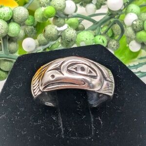 🦅First Nation carved diamond eye eagle band ring.